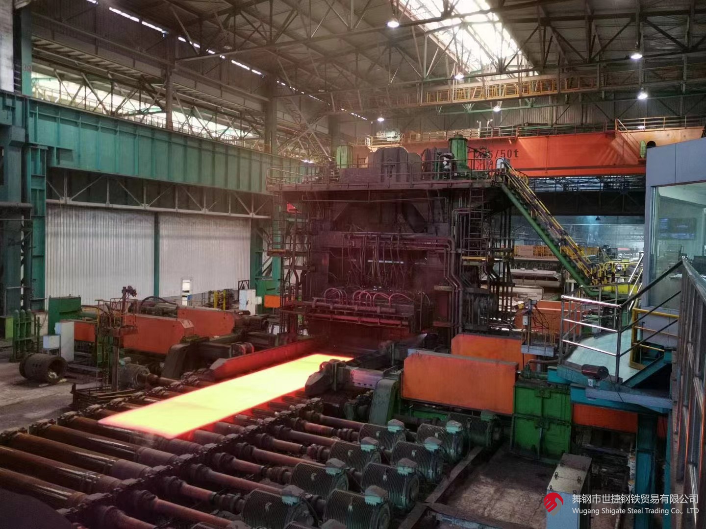 10月17日，河鋼集團舞鋼公司實施工藝創新研發的鍋爐及壓力容器板鋼板Q370R發往客戶，將用于浙江某重點新能源項目的關鍵部位。此單合同的順利完成，標志著舞鋼在該類鋼板研發領域取得新突破：產品交貨期明顯縮短，產品各項性能指標躍上一個新高度。