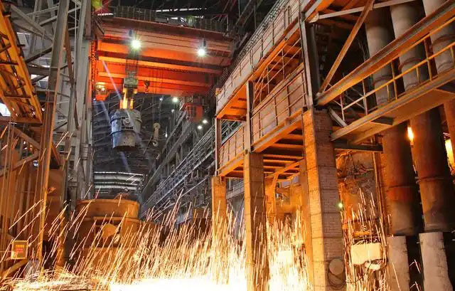 鋼鐵行業是全球工業體系中的重要支柱之一,其產品廣泛應用于基礎設施建設、機械制造、汽車工業等領域。隨著全球工業化進程的不斷深入,鋼鐵行業呈現出國際化競爭格局。在眾多鋼鐵制造企業中,有6家公司以其出色的經營業績和強大的市場地位脫穎而出,成為了世界鋼鐵制造業的領軍企業。 鋼鐵行業是全球工業體系中的重要支柱之一,其產品廣泛應用于基礎設施建設、機械制造、汽車工業等領域。隨著全球工業化進程的不斷深入,鋼鐵行業呈現出國際化競爭格局。在眾多鋼鐵制造企業中,有6家公司以其出色的經營業績和強大的市場地位脫穎而出,成為了世界鋼鐵制造業的領軍企業。